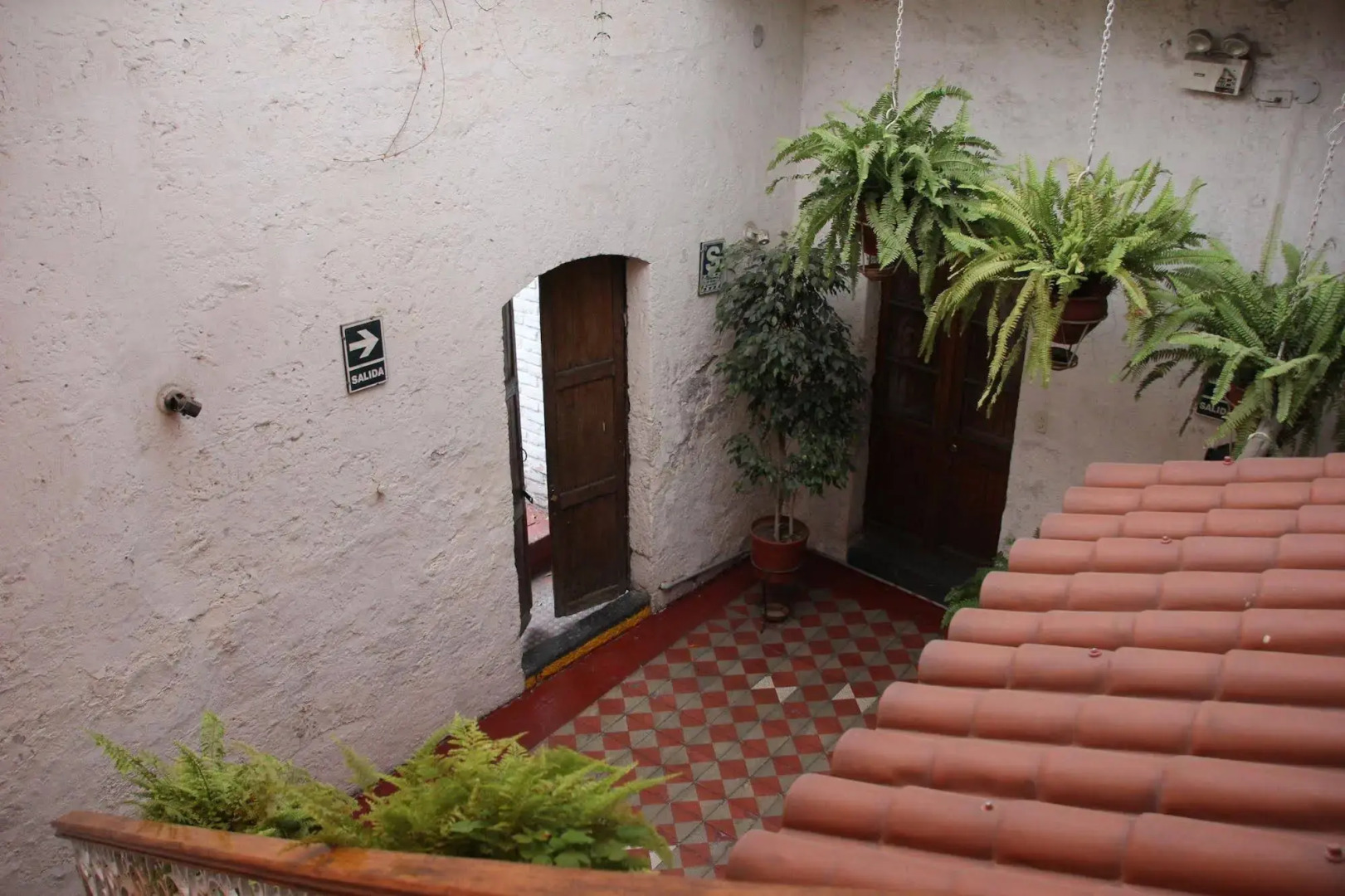 Hostal Lluvia de Oro