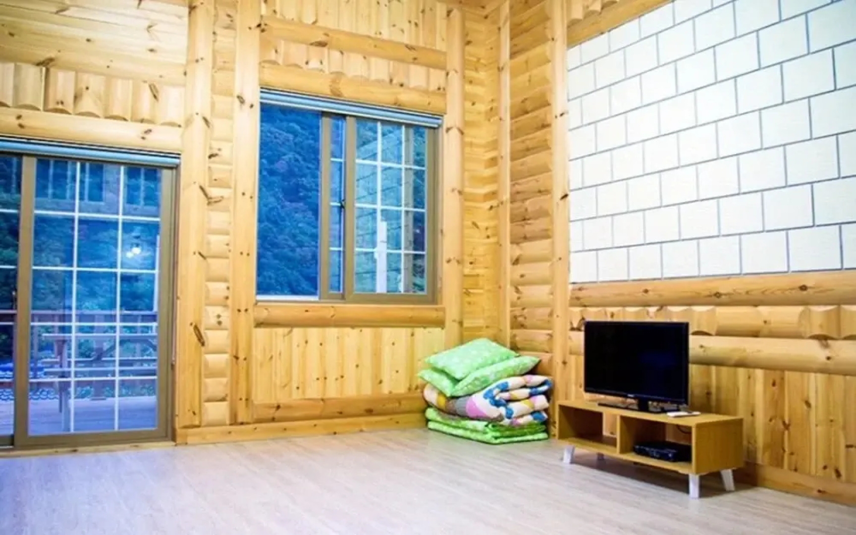 Ulsan (Baenaegol) on the Hill