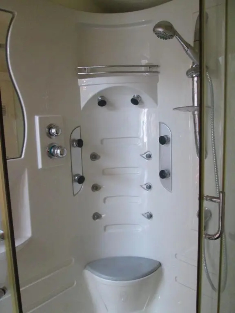 STUDIO Climatisé 4 Personnes 27 M2 + Terrasse 15 M2 + Piscine et Pétanque