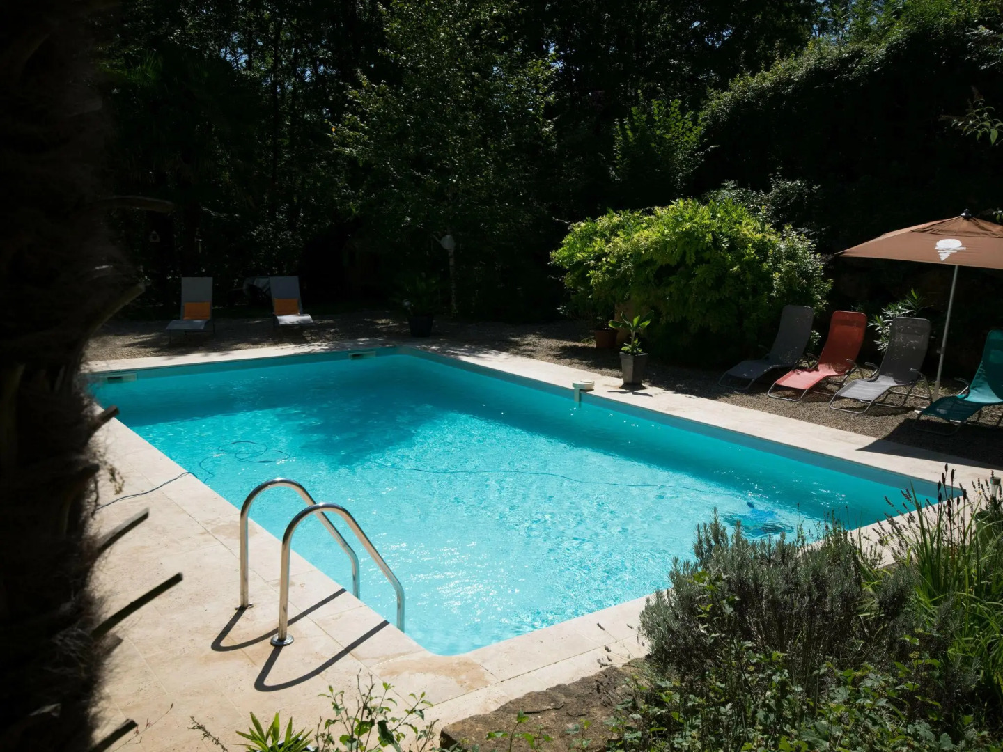 Cosy gite with secluded garden, private swimming pool in beautiful surroundings.