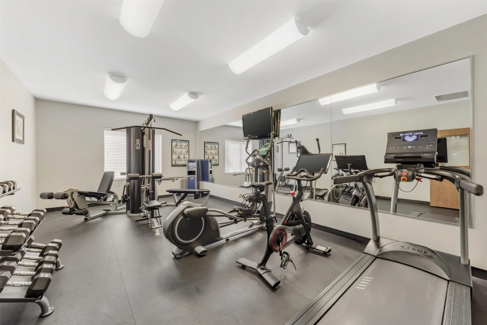 Best Western Plus Sand Bass Inn & Suites