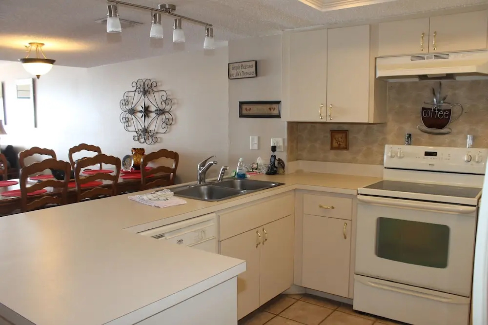 Las Brisas 105 Apartment