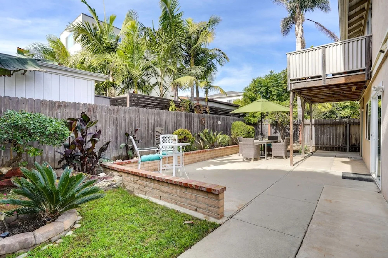 Viva Ventura: Duplex With Patio - Walk to Beach!