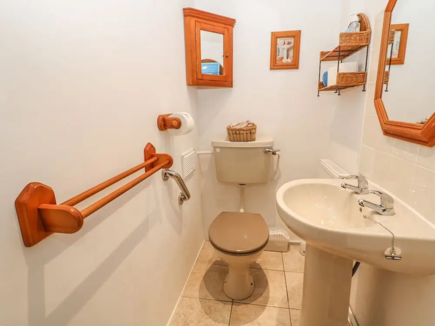 Ty'n Y Muriau Cottage