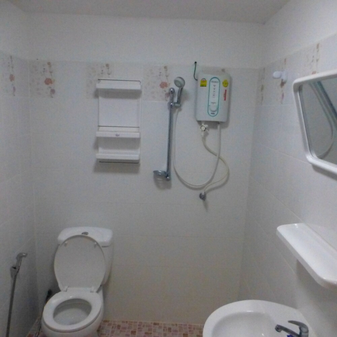 2 Double Bedroom Pool Apartment With Extensive Kitchen Dining Room Wi-fi Aircon