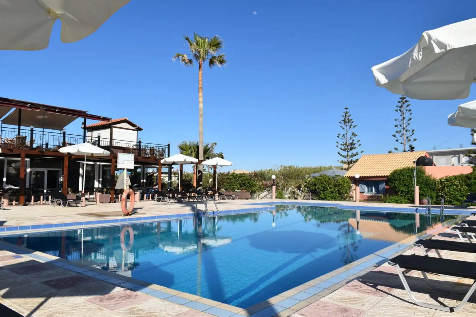 Odos Oneiron Tavronitis Bay