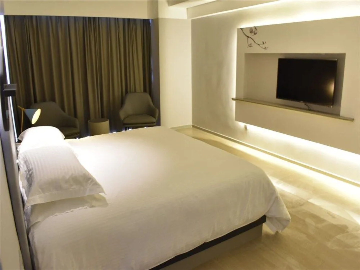 Lhasa Railway Station Magnolia Hotel