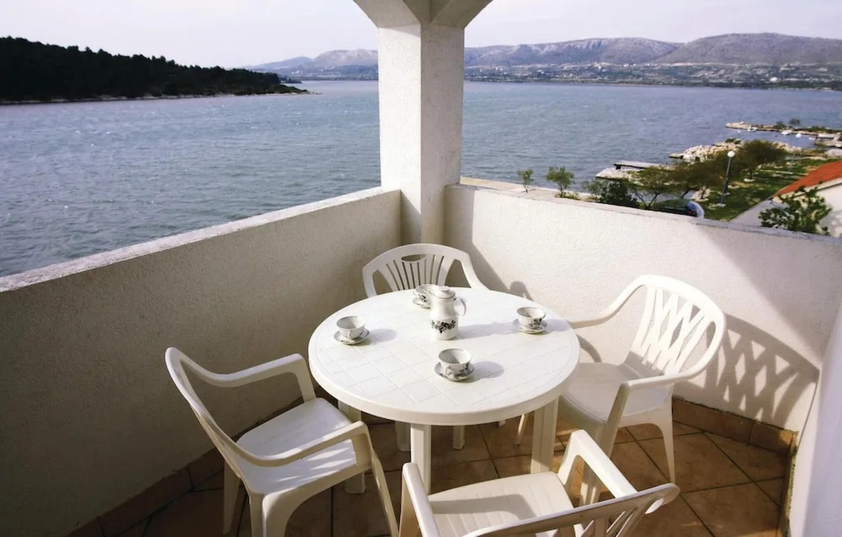 Awesome Apartment in Jadrtovac With 1 Bedrooms