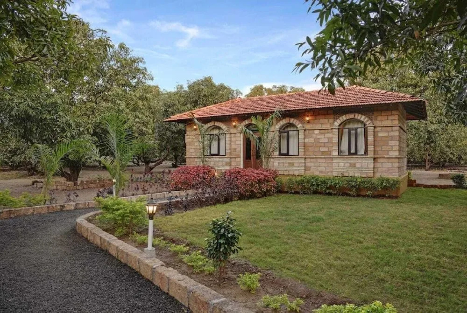 Kanj Gir Lion Resort