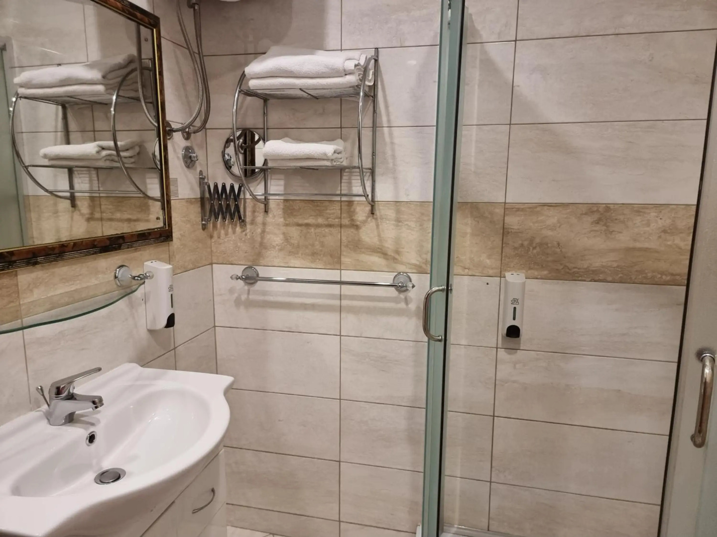 Hotel Kulla e Balshajve