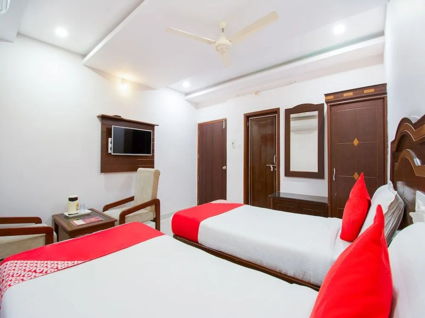 OYO 15936 Hotel Gnr Residency