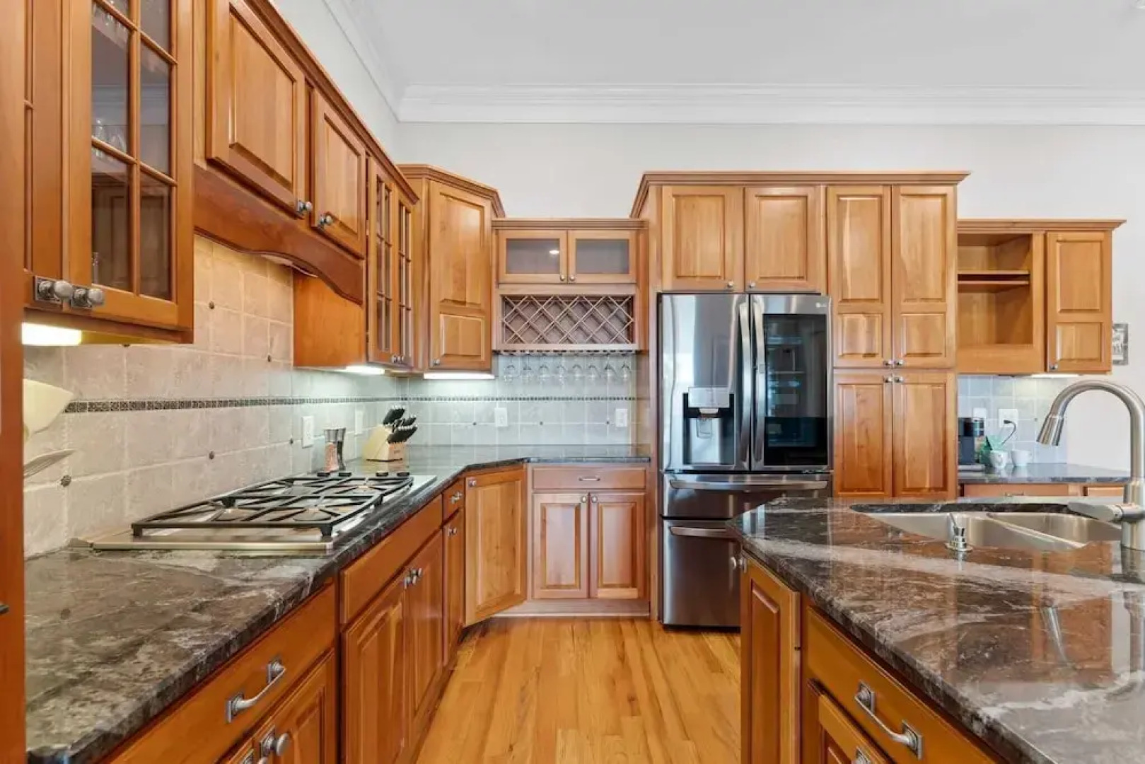 Sunset Pointe by Avantstay Waterfront, Beach, Fire Pit Sleeps 14 5bdr 4BA