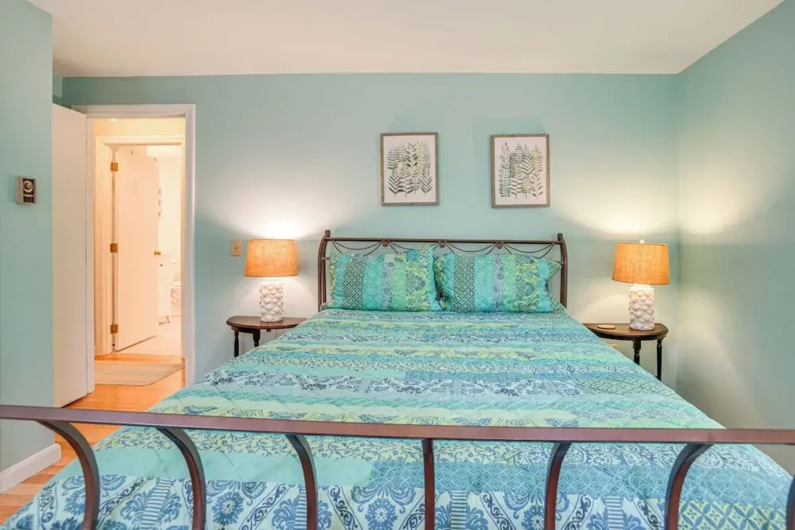 1/2 Mi to Cooks Brook Beach: Cozy Cape Cod Retreat