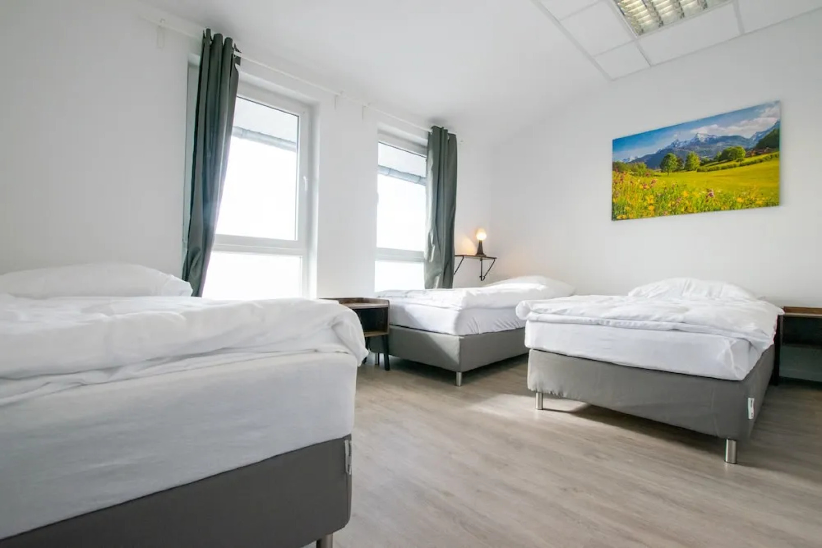 Tolstov-Hotels Airport 3 Room City Apt.