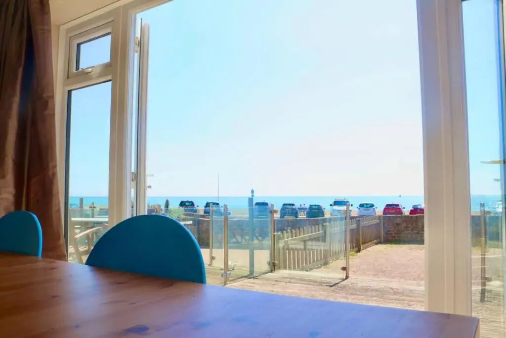 Seaview Beach house stones throws from the sea