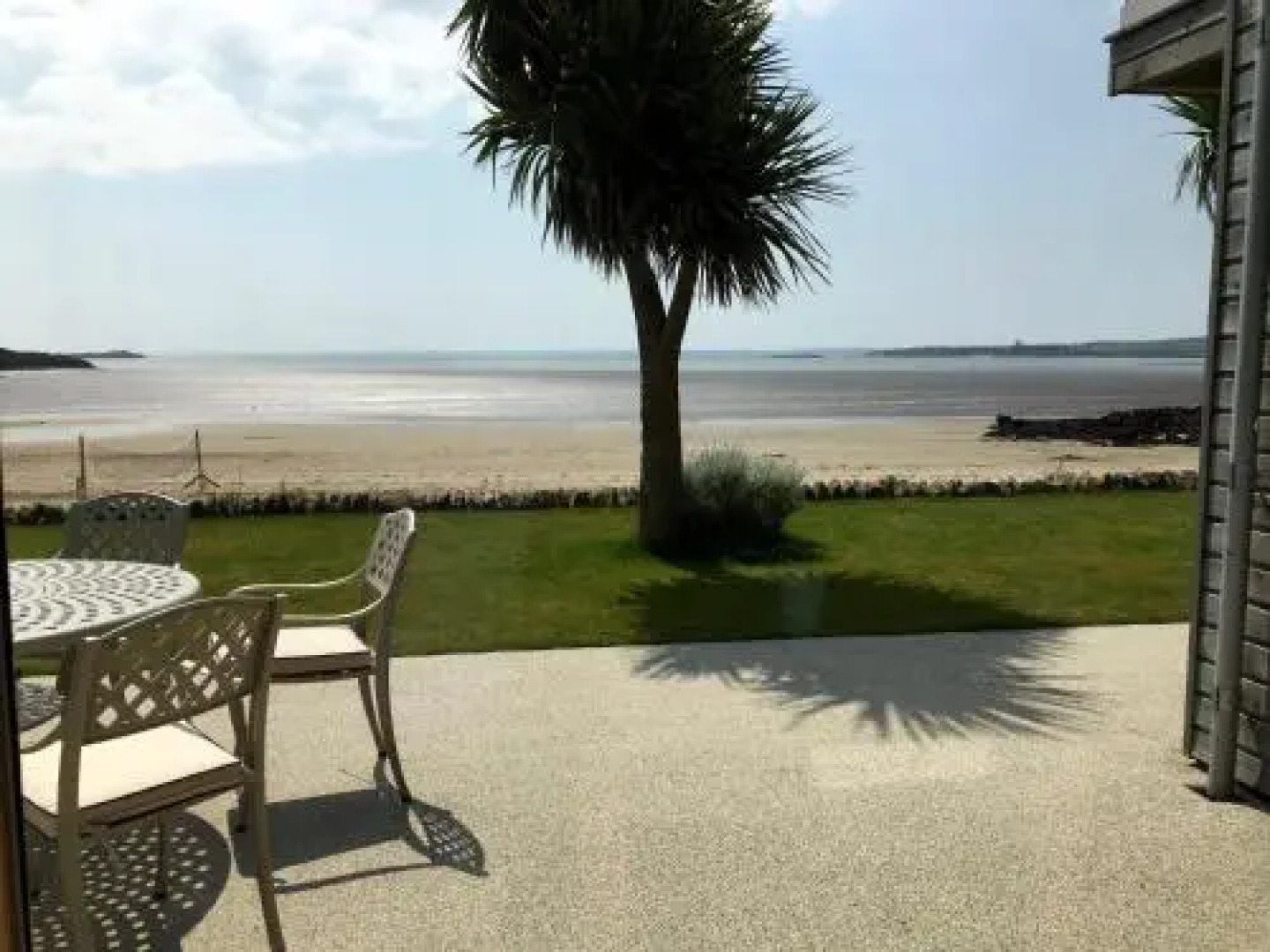 Airds Bay Luxury Beach House