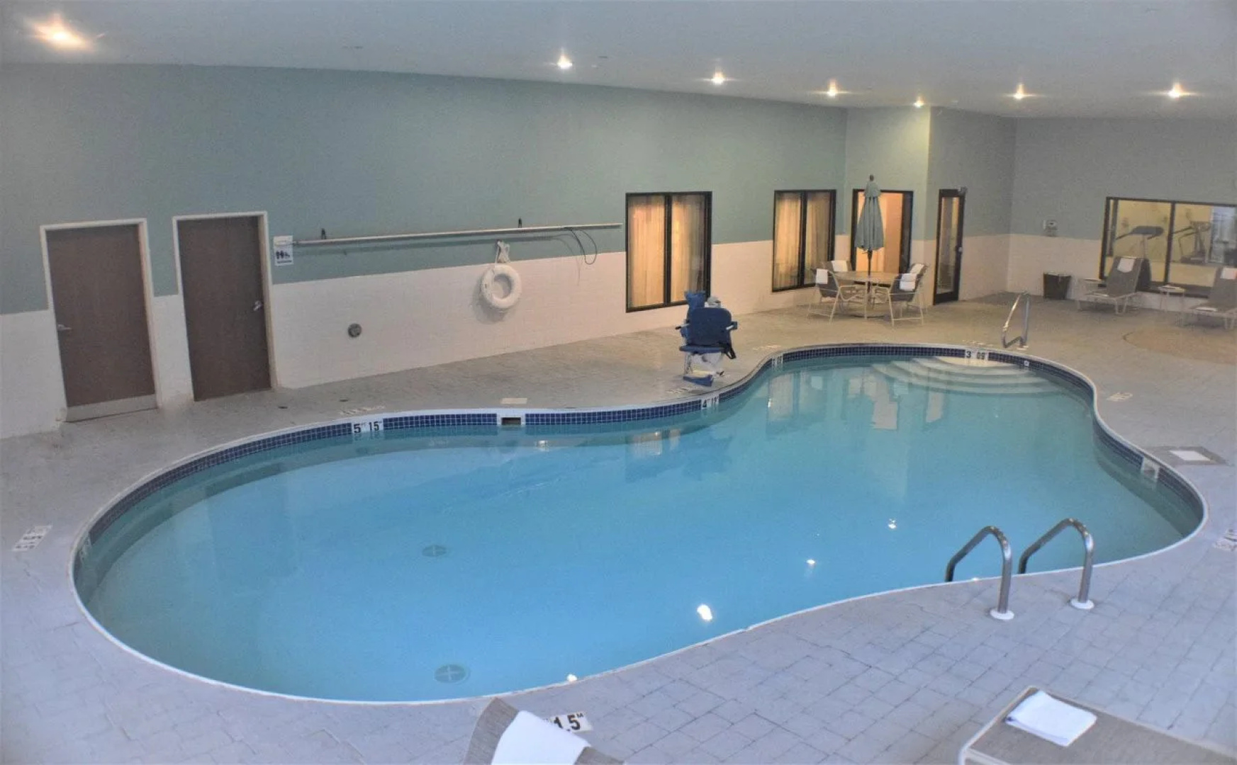 Holiday Inn Express Newell-Chester WV