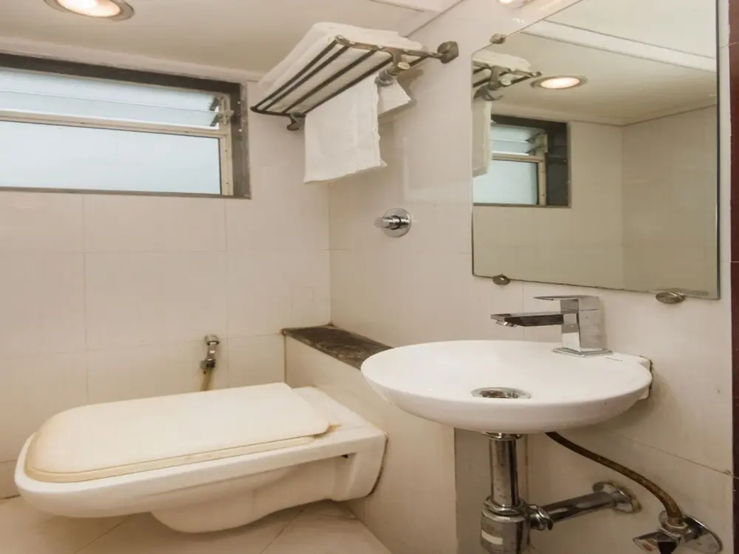 OYO 4173 Dolphin Club