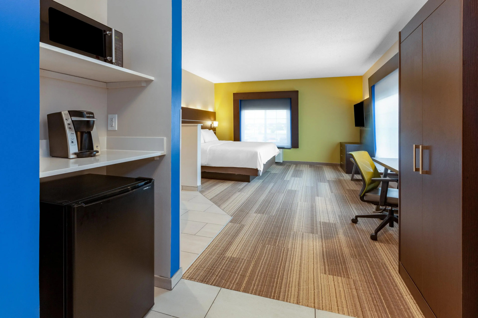 Holiday Inn Express Hotel & Suites Woodhaven by IHG