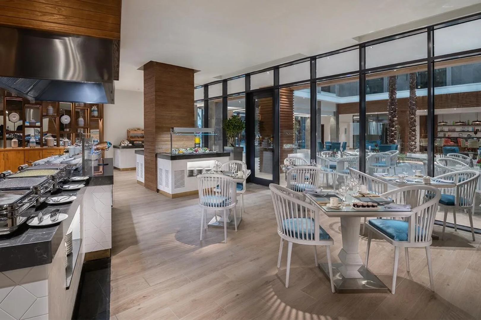 Crystal Inn by Almasa