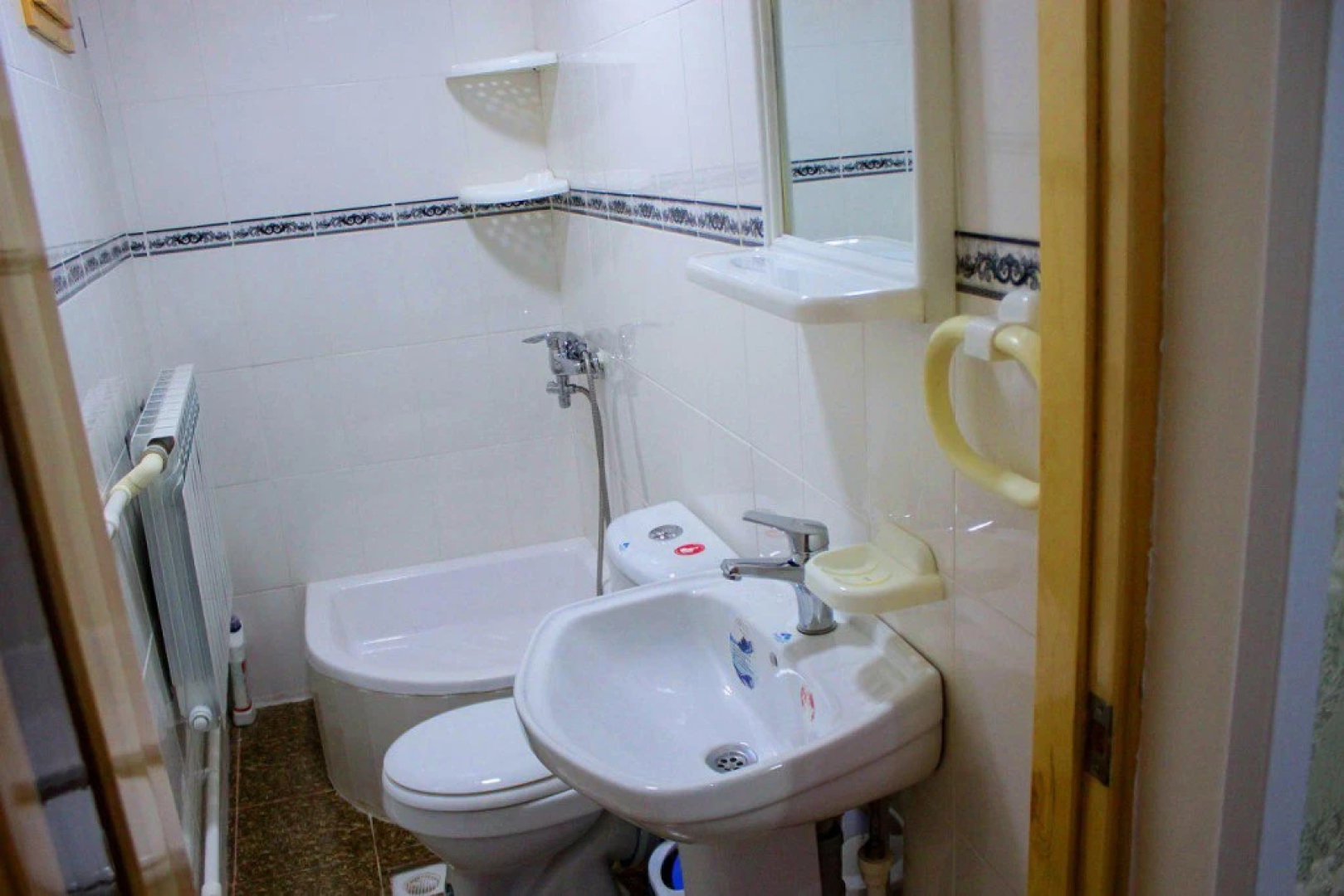 Al Mansur Guesthouse