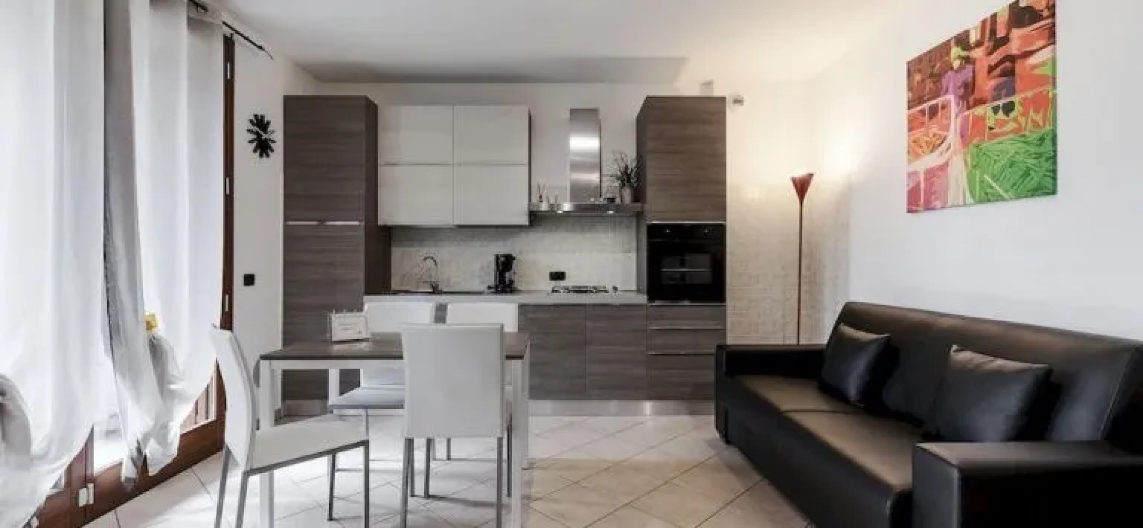 Suitelowcost - Limbiate