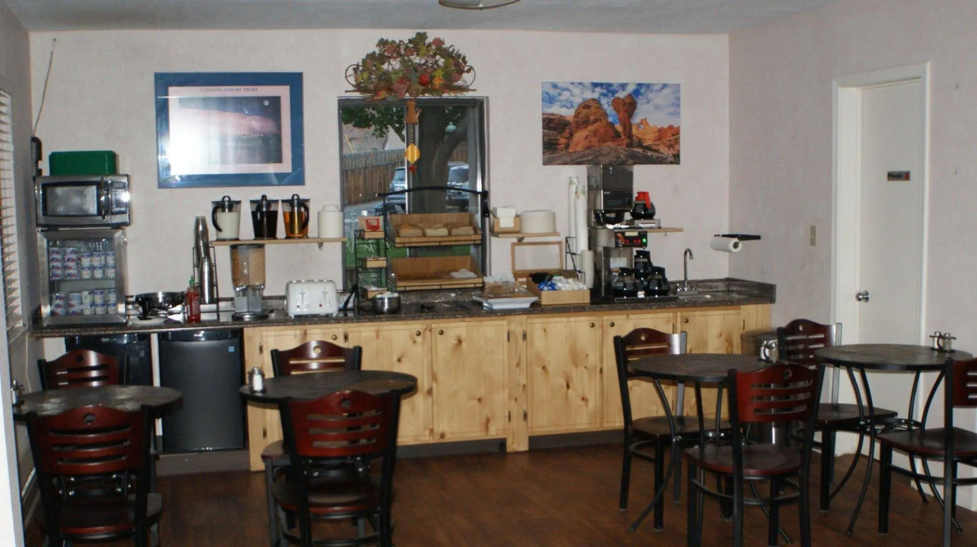 Adventure Inn & Motel