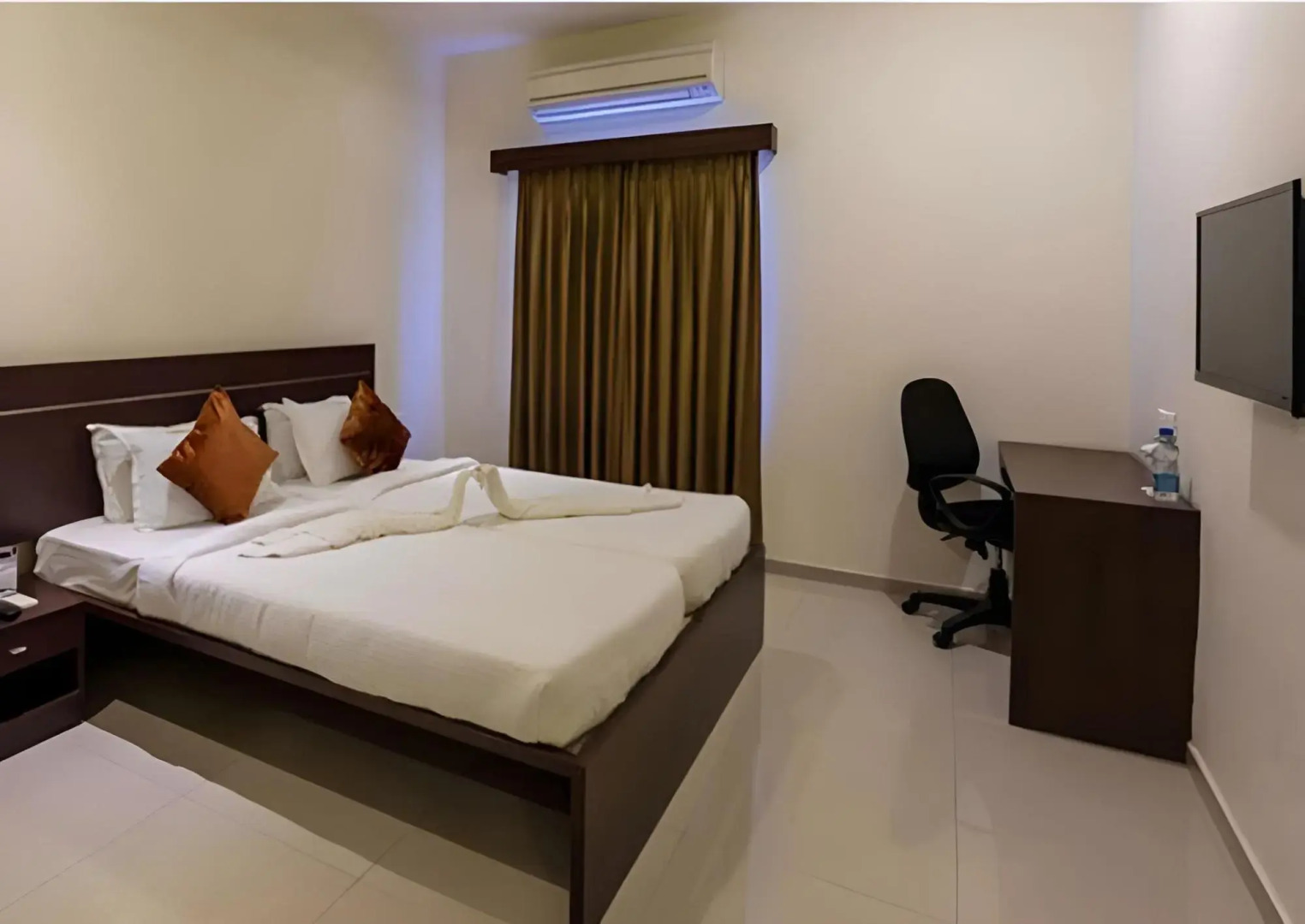 Hotel Somisetty Landmark