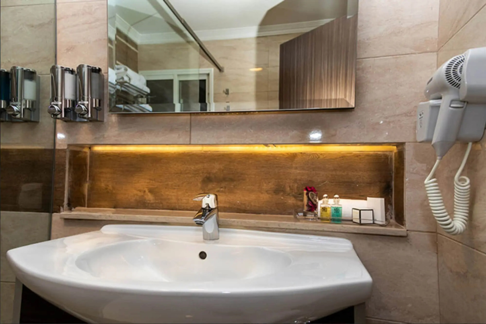 Home Suites Boutique Hotel Freetown