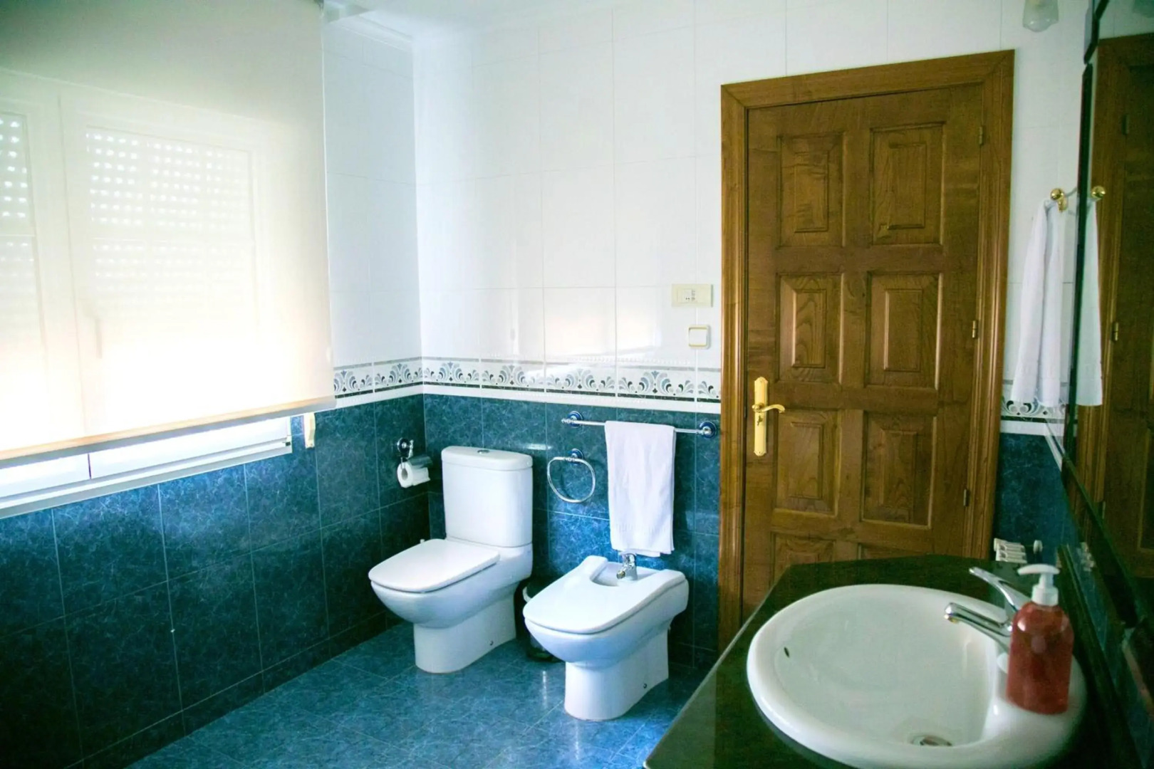 4 bedrooms house with private pool jacuzzi and enclosed garden at Cuntis