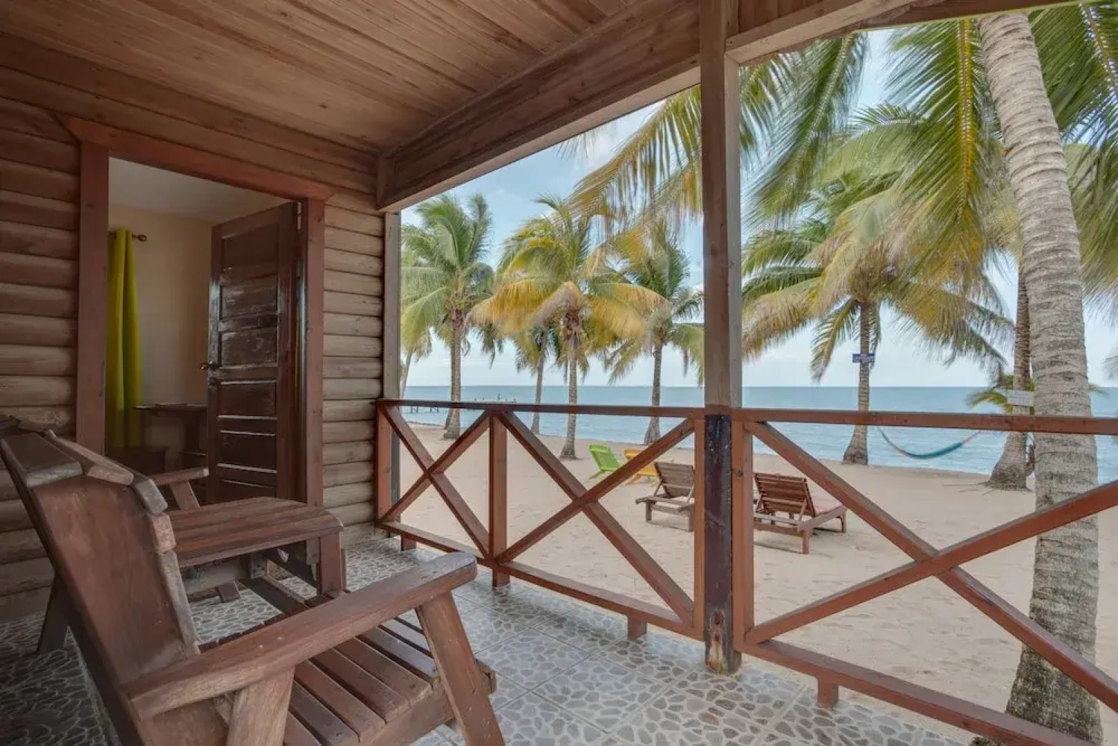 Coconut Row Boutique Hotel
