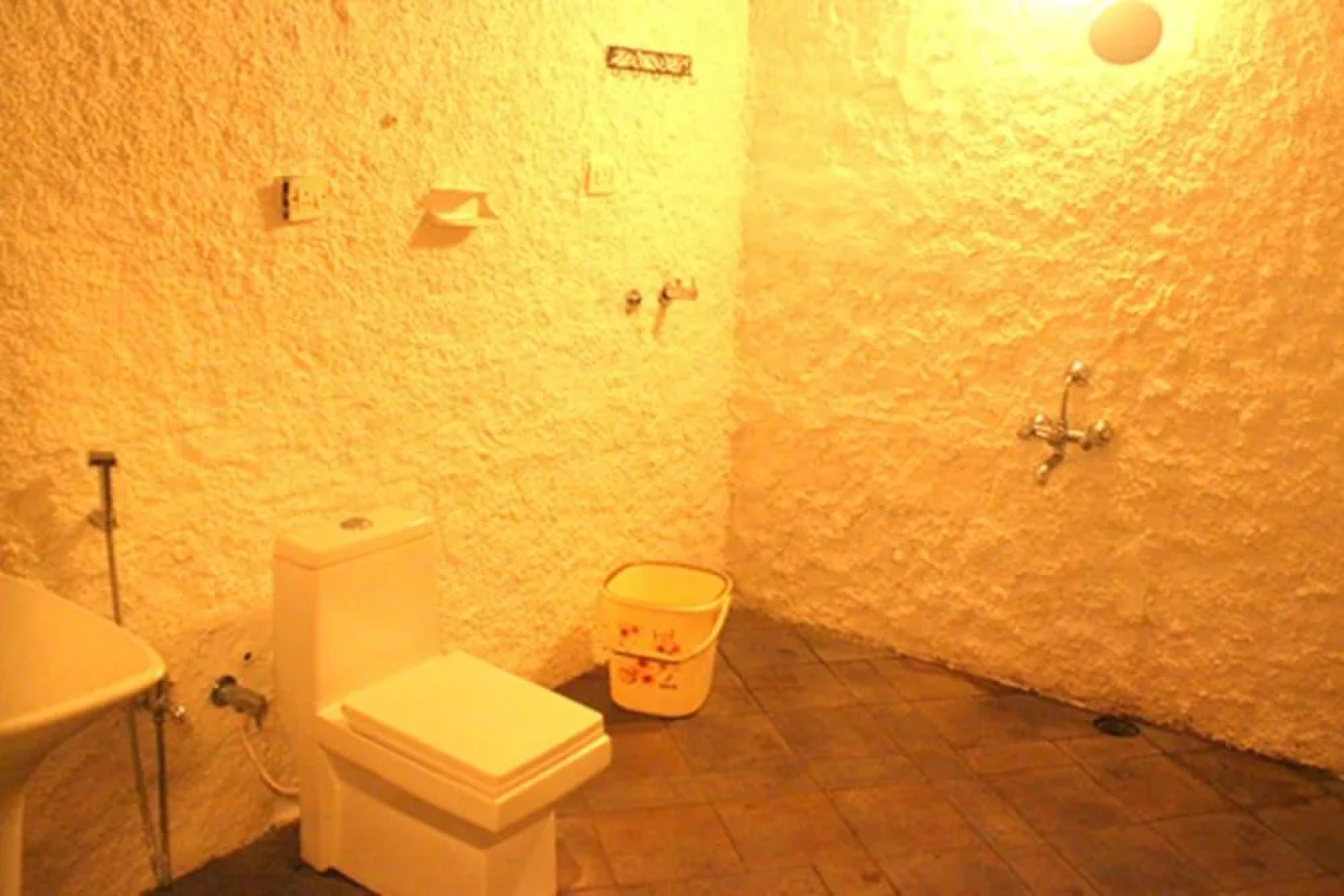 LSQ Luxuria (Nagaon)