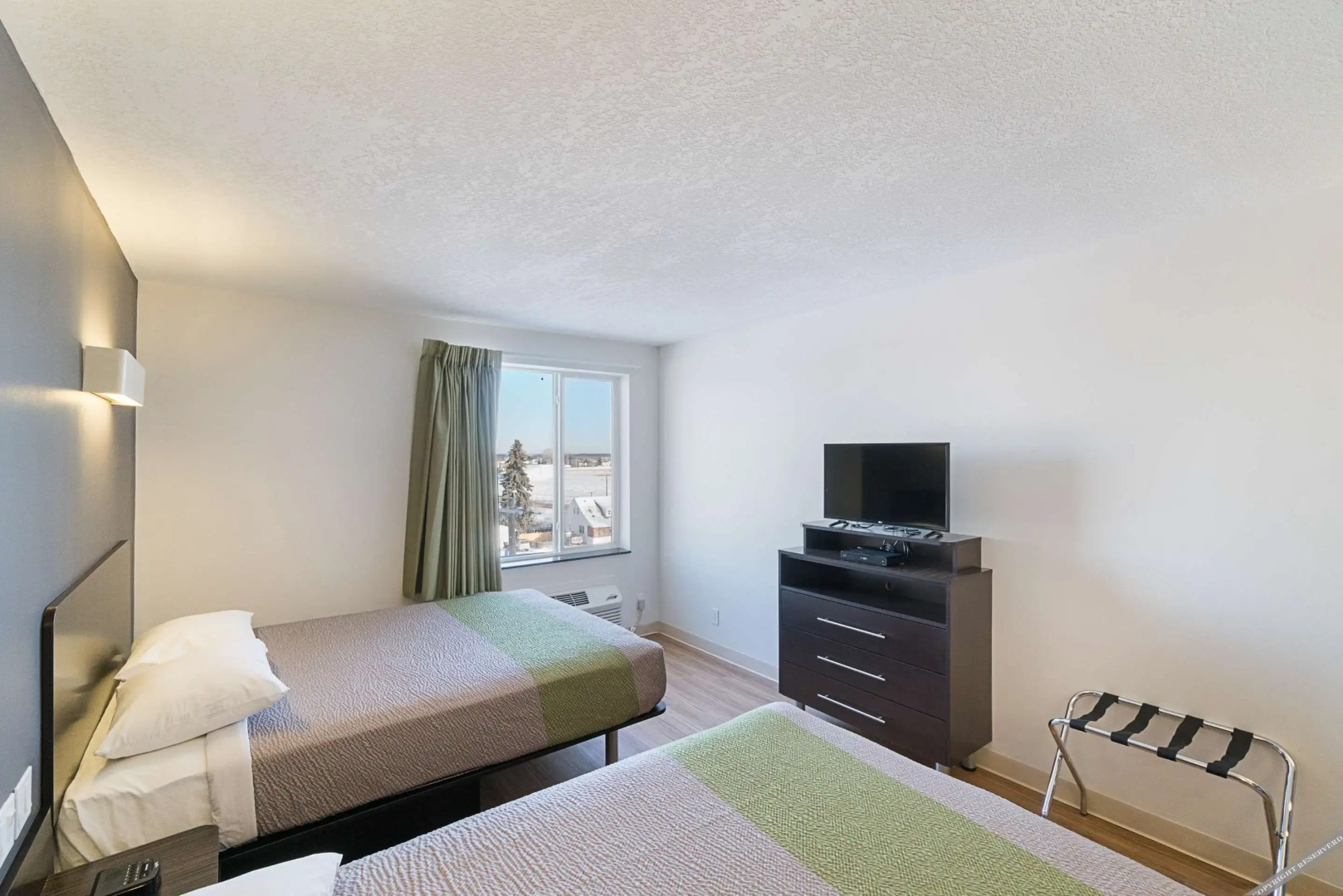 Studio 6-Bruderheim, AB