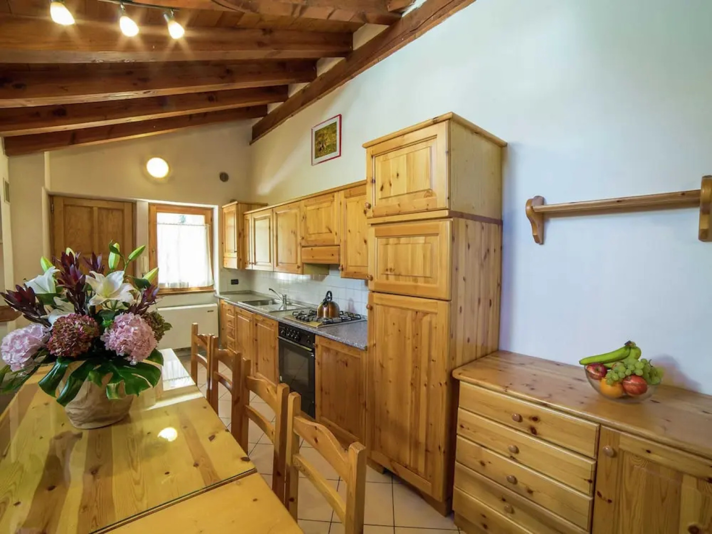 Apartment With Fireplace