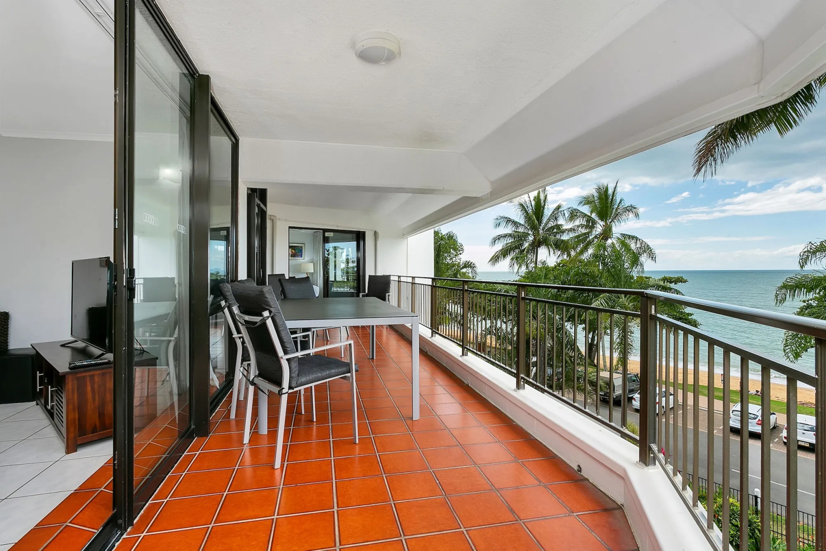Roydon Beachfront Apartments
