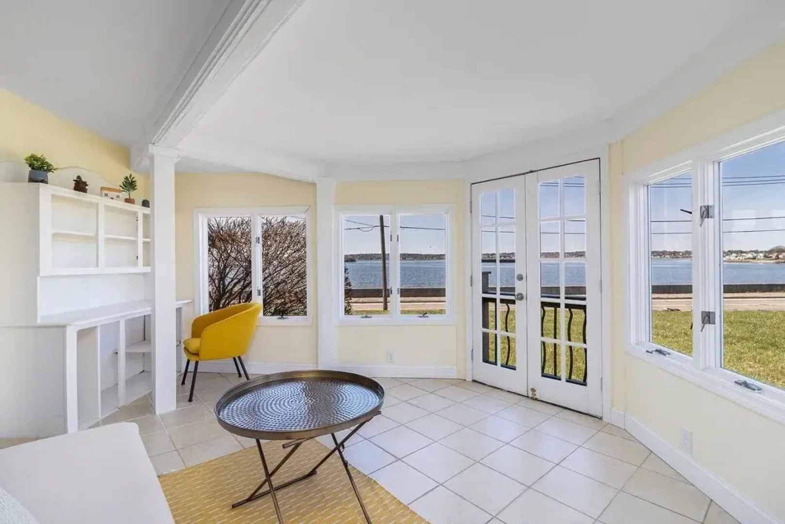 Spacious Coastal Tiverton Waterfront Getaway 3 Bedroom Cottage By Redawning