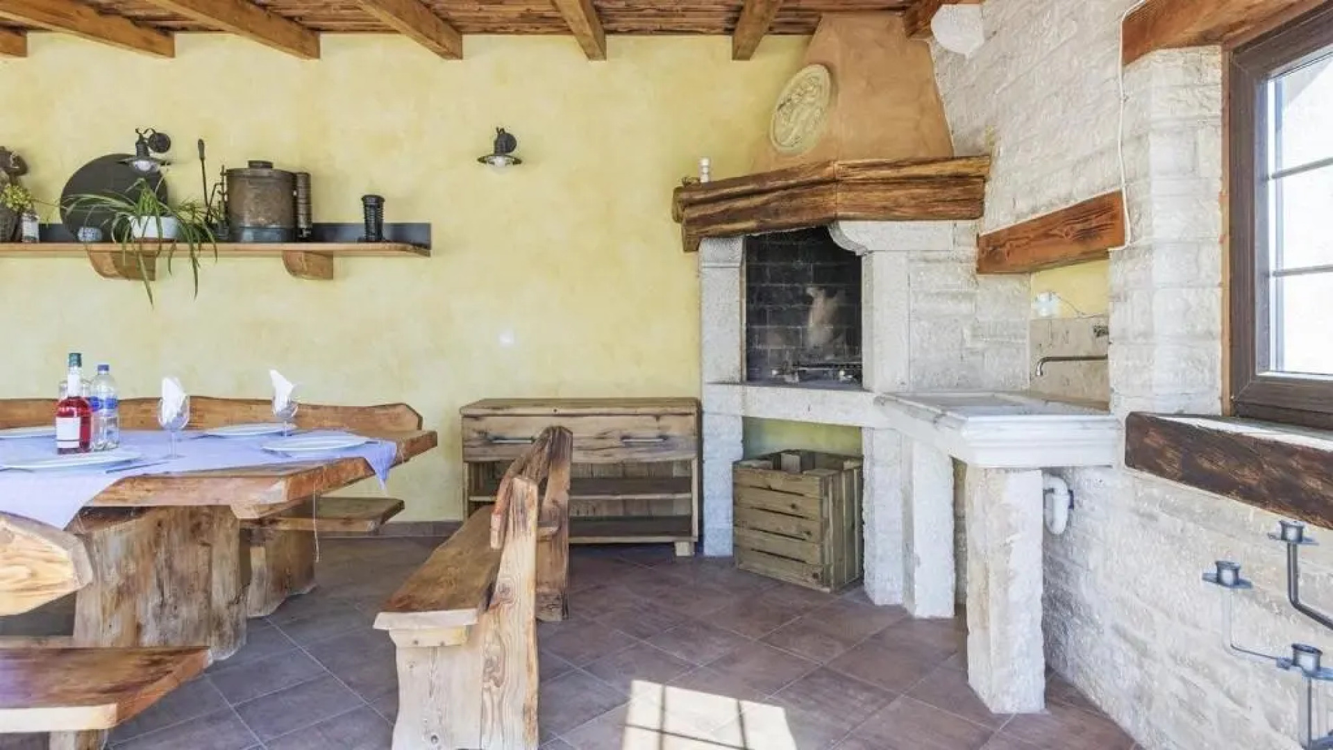 Ive in Orbanići with 5 bedrooms and 2 bathrooms