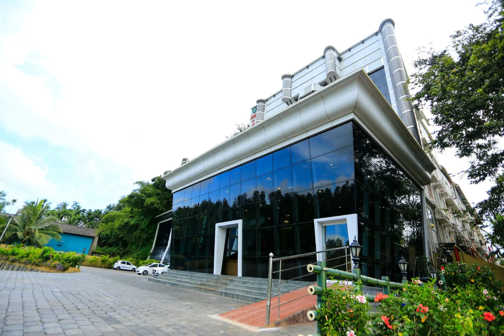 Jet Paark Resort Hotel Wayanad