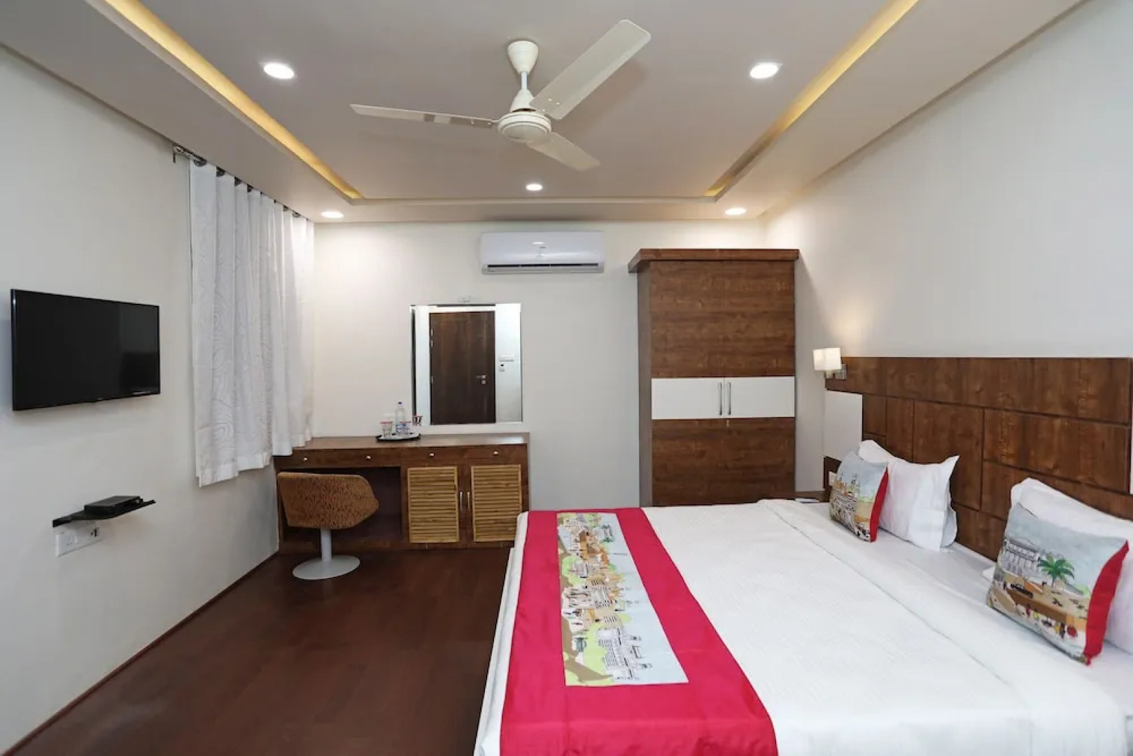 OYO 11517 Hotel Eleven 43