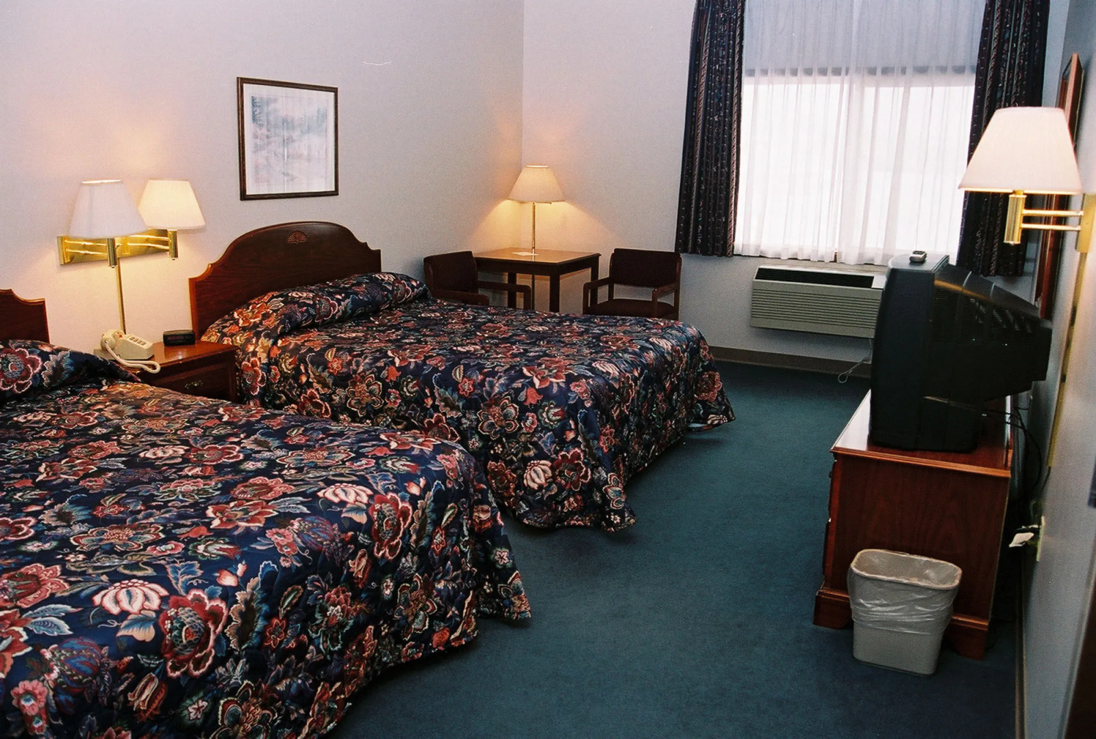 Benny's Colville Inn