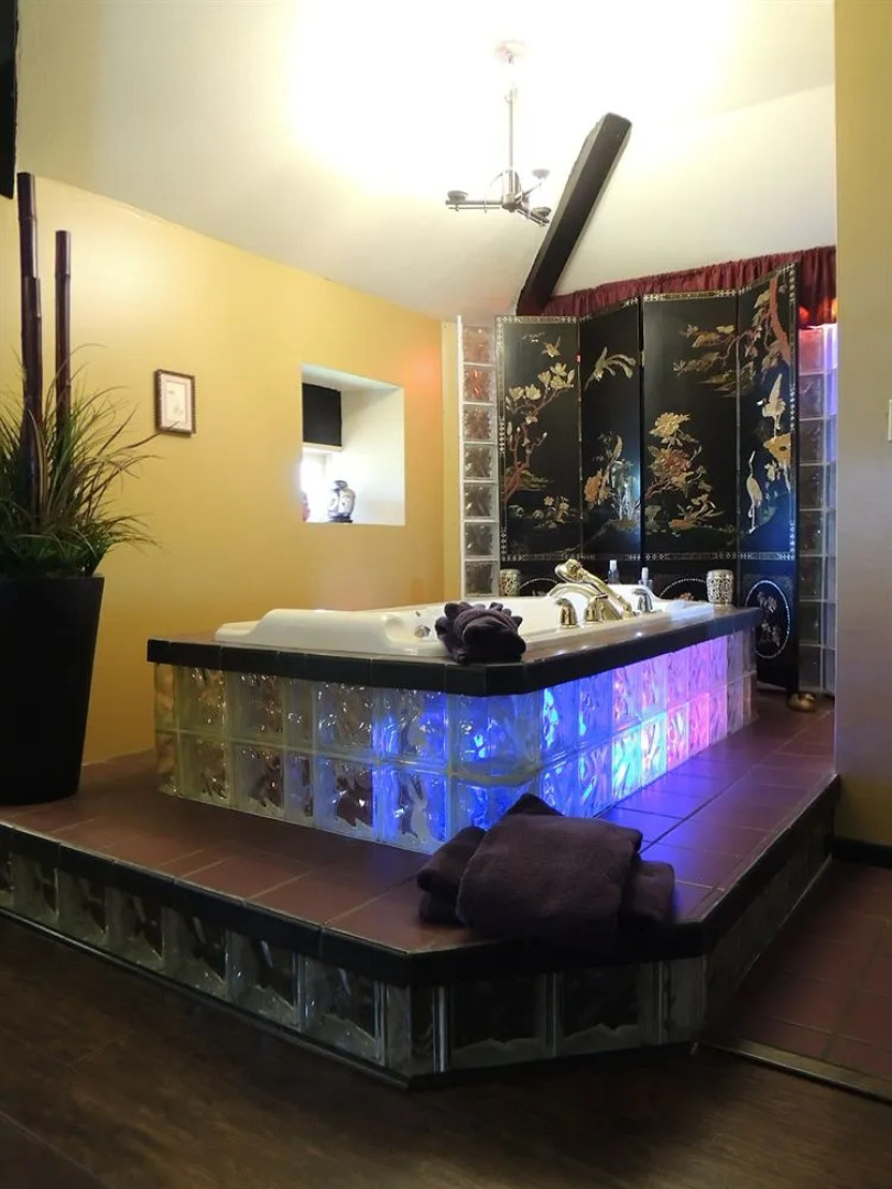 Lyons' Twin Mansions B&B and Spa