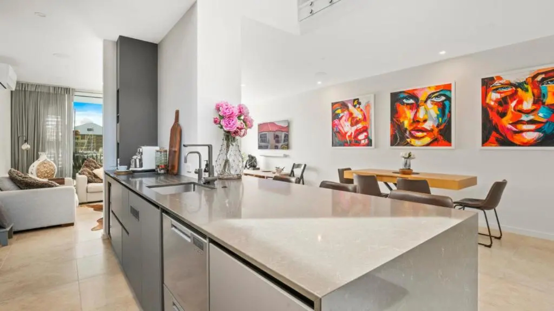 Tranquility Waters - Whangaparaoa Holiday Home