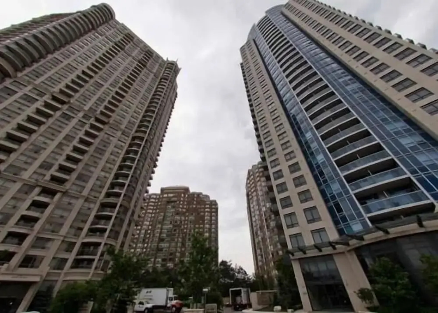 WhiteHall Suites - Mississauga