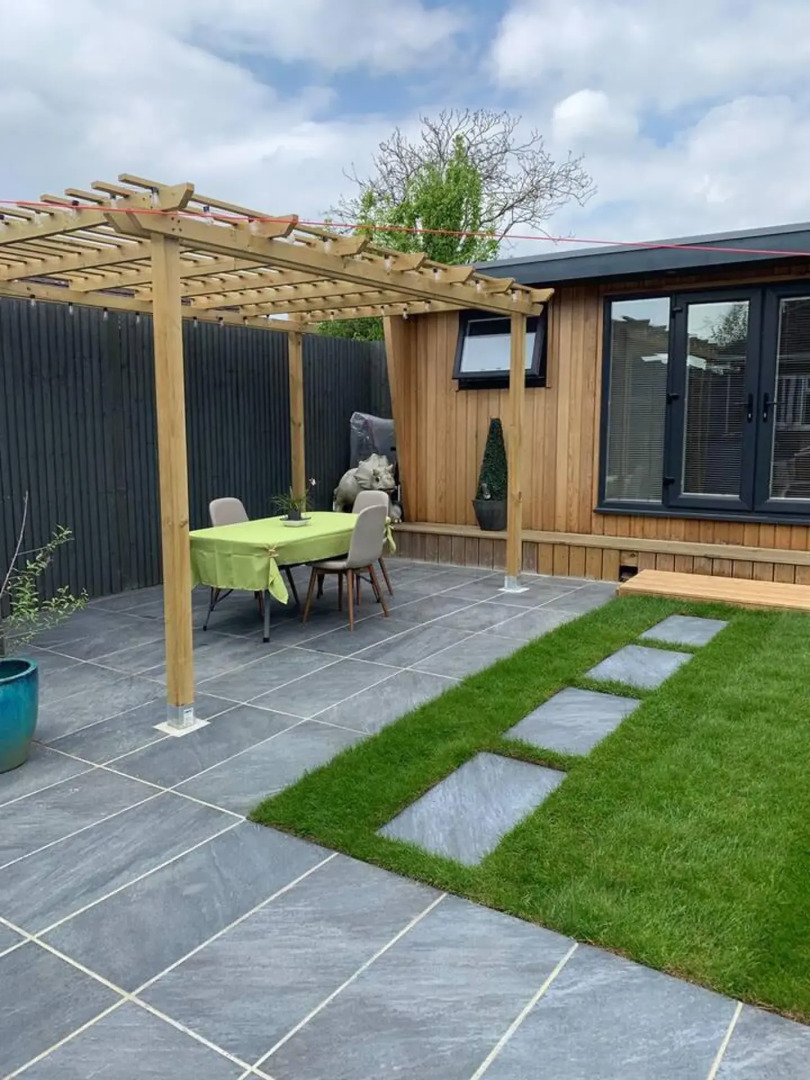 Lodge , air con , Free Parking , Mini bar