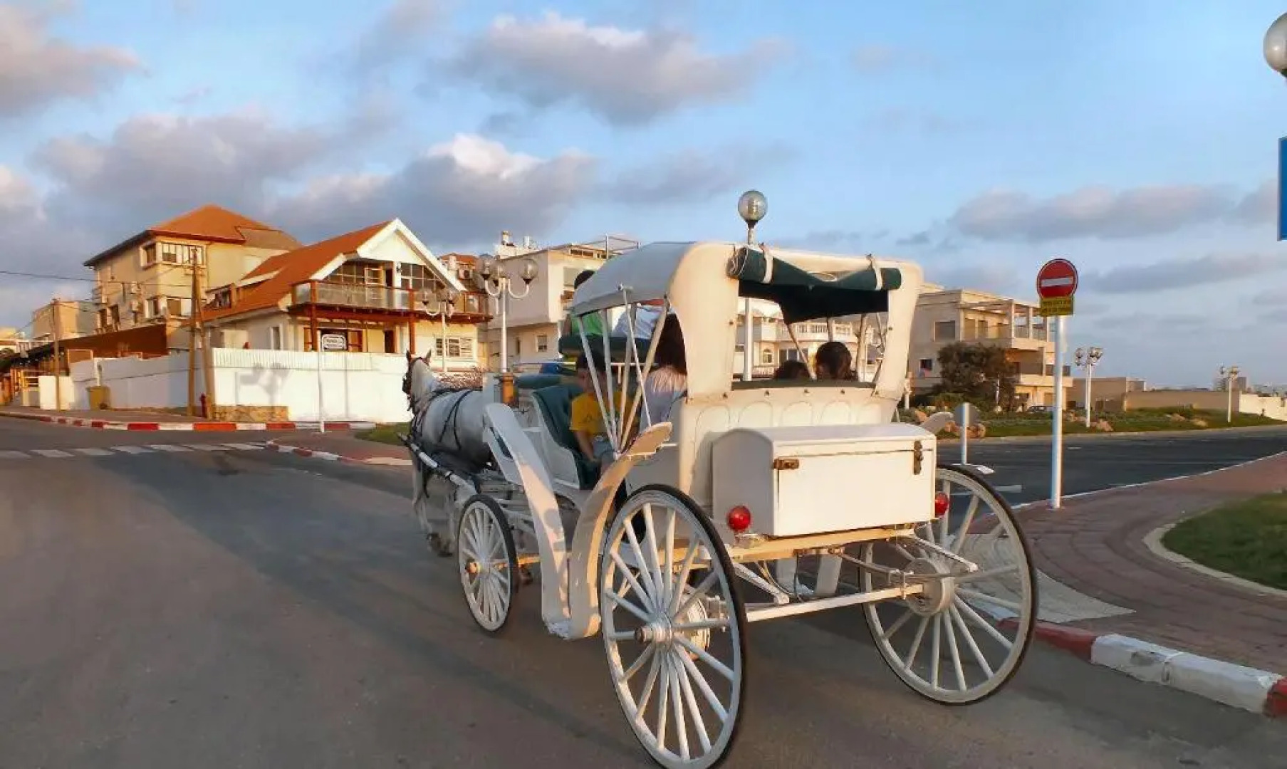 Amigo Hotel On The Beach