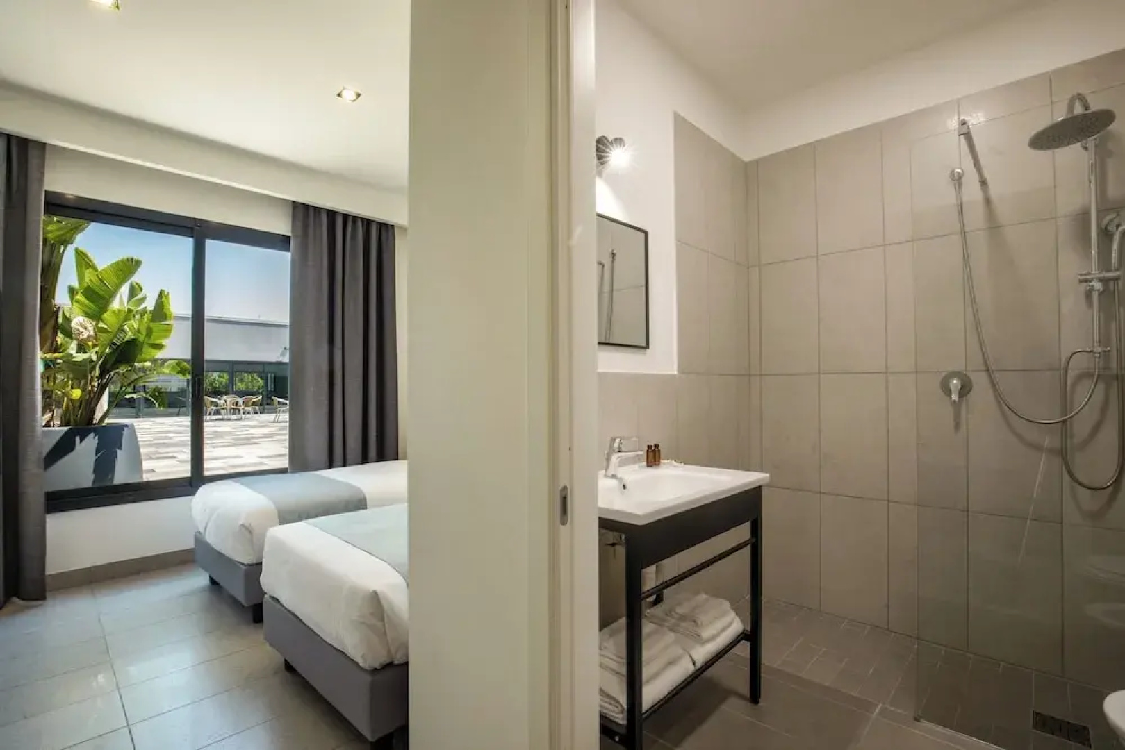 Simon Hotel Aprilia