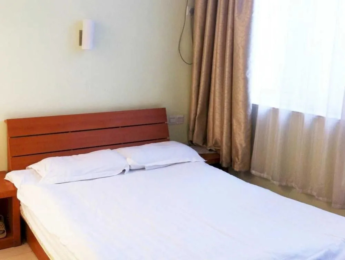 Dongsi Hotel Beijing (Near  Wangfujing)