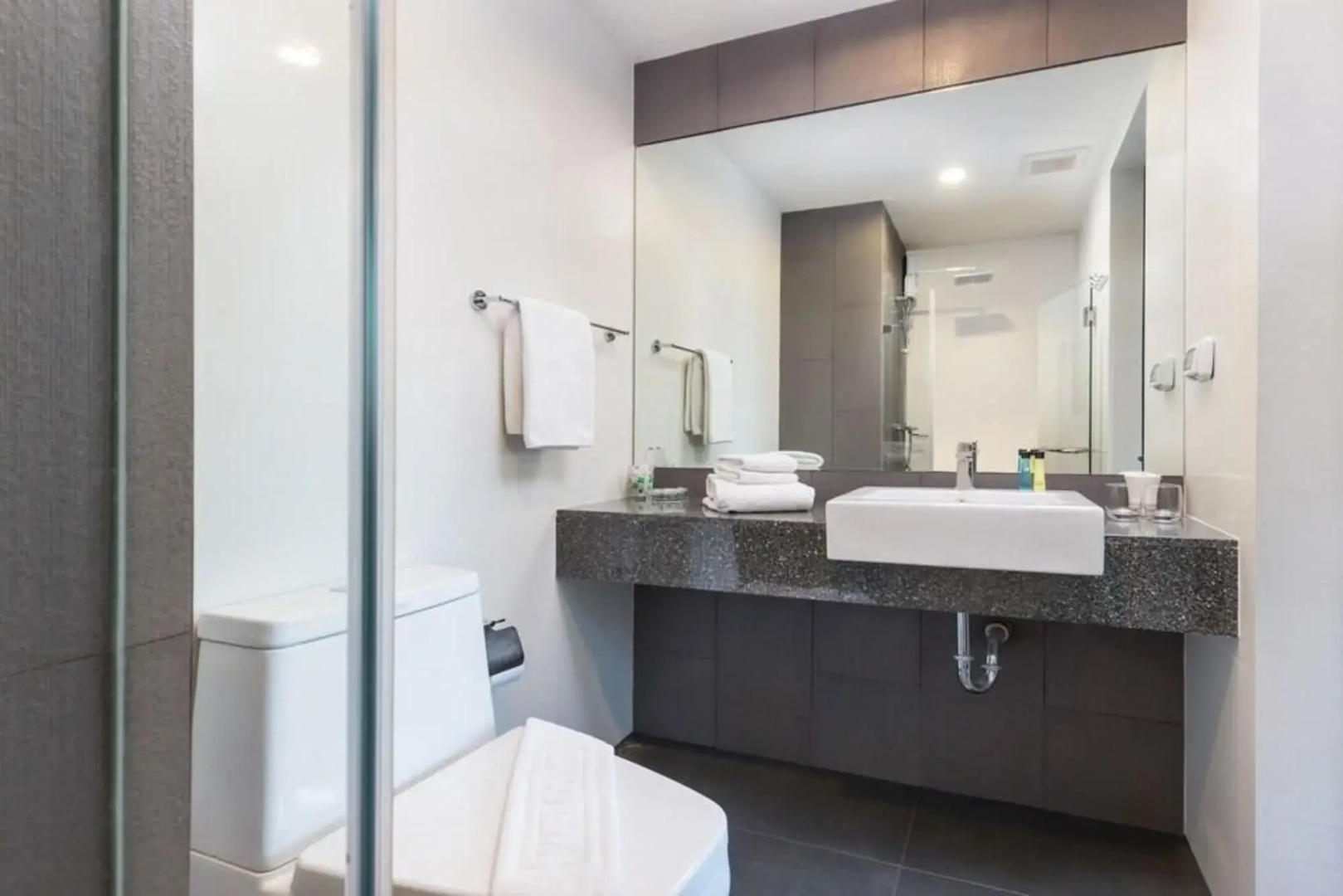 Surin Loft by Holiplanet