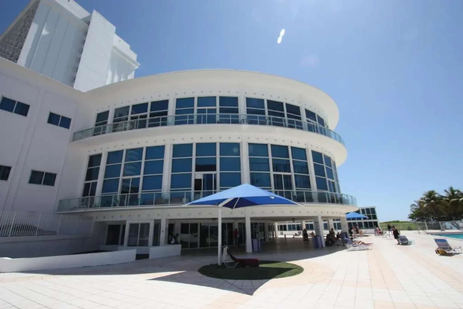 Miami Beach Apartments by Mia Rentals