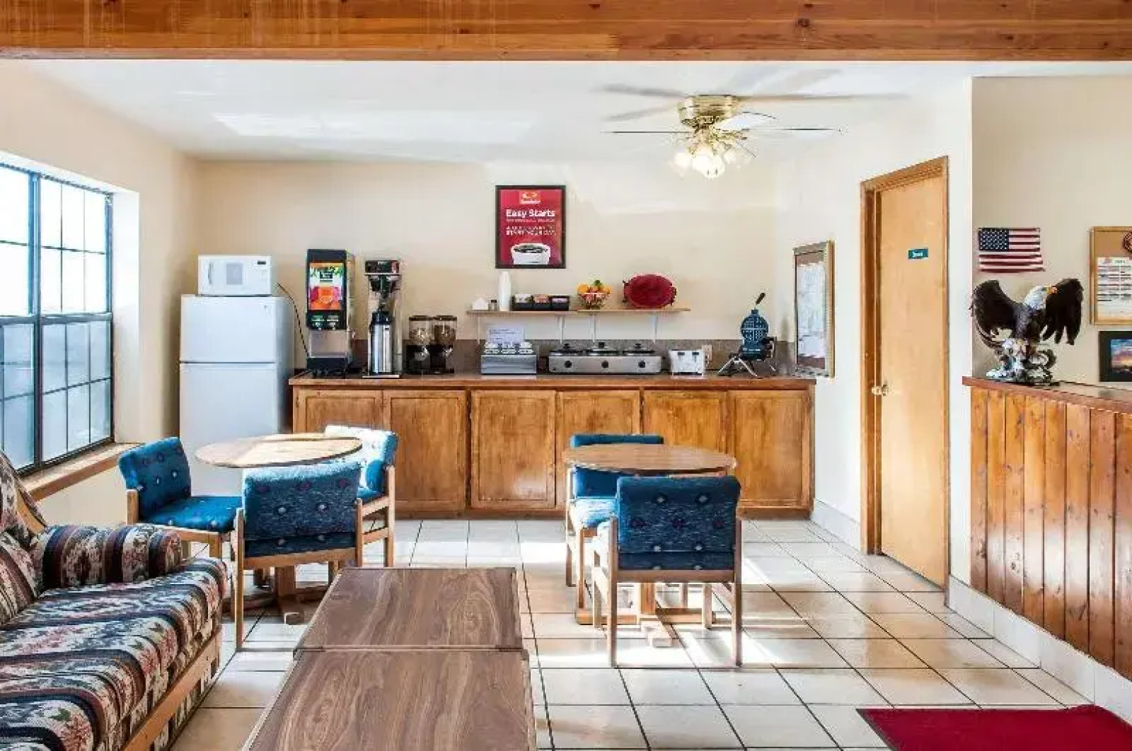 Econo Lodge Eagle Nest